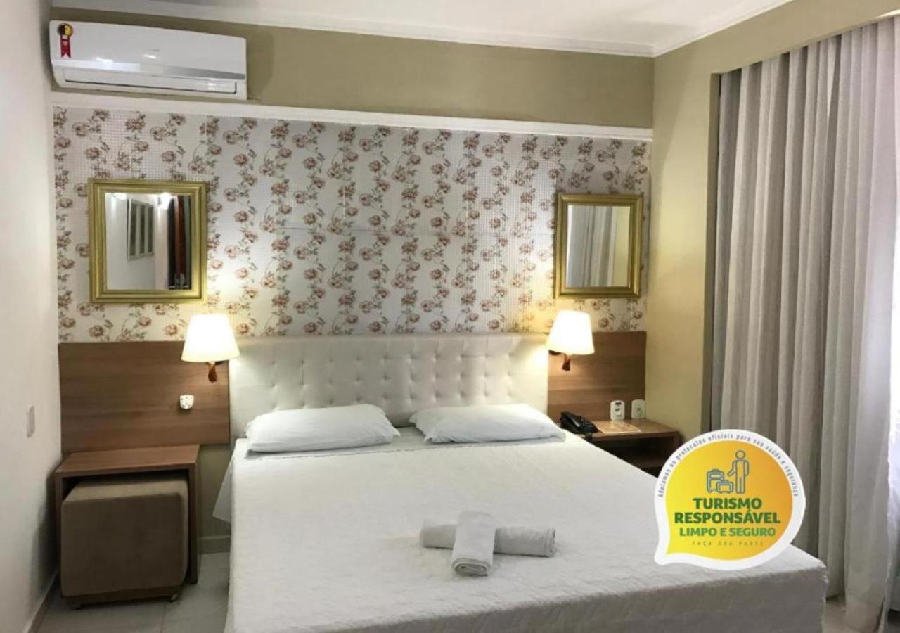 Larison Economy Hotel ปอร์โตเวโล ภายนอก รูปภาพ