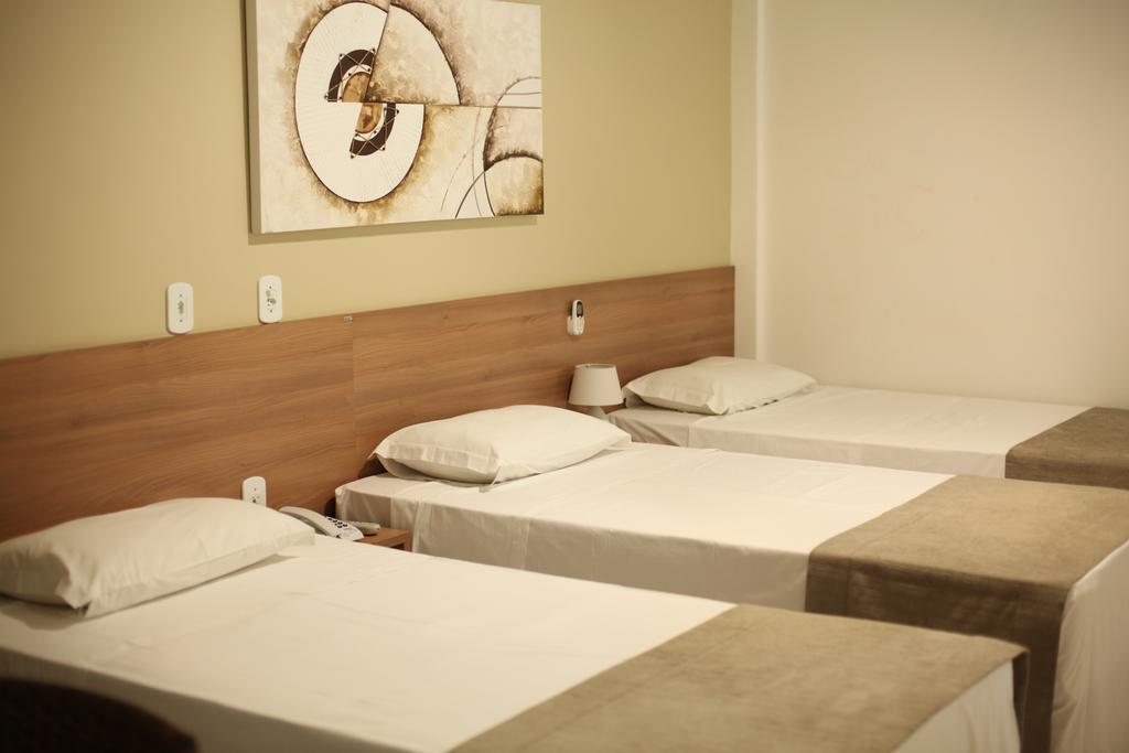 Larison Economy Hotel ปอร์โตเวโล ภายนอก รูปภาพ