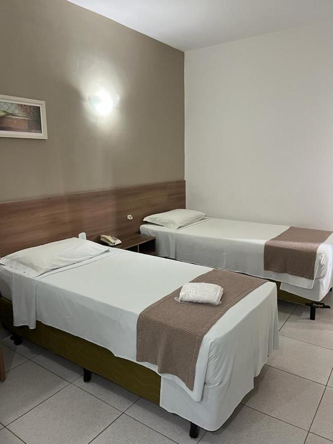 Larison Economy Hotel ปอร์โตเวโล ภายนอก รูปภาพ