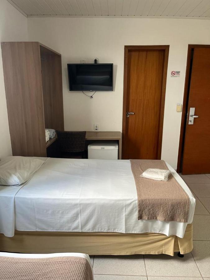 Larison Economy Hotel ปอร์โตเวโล ภายนอก รูปภาพ