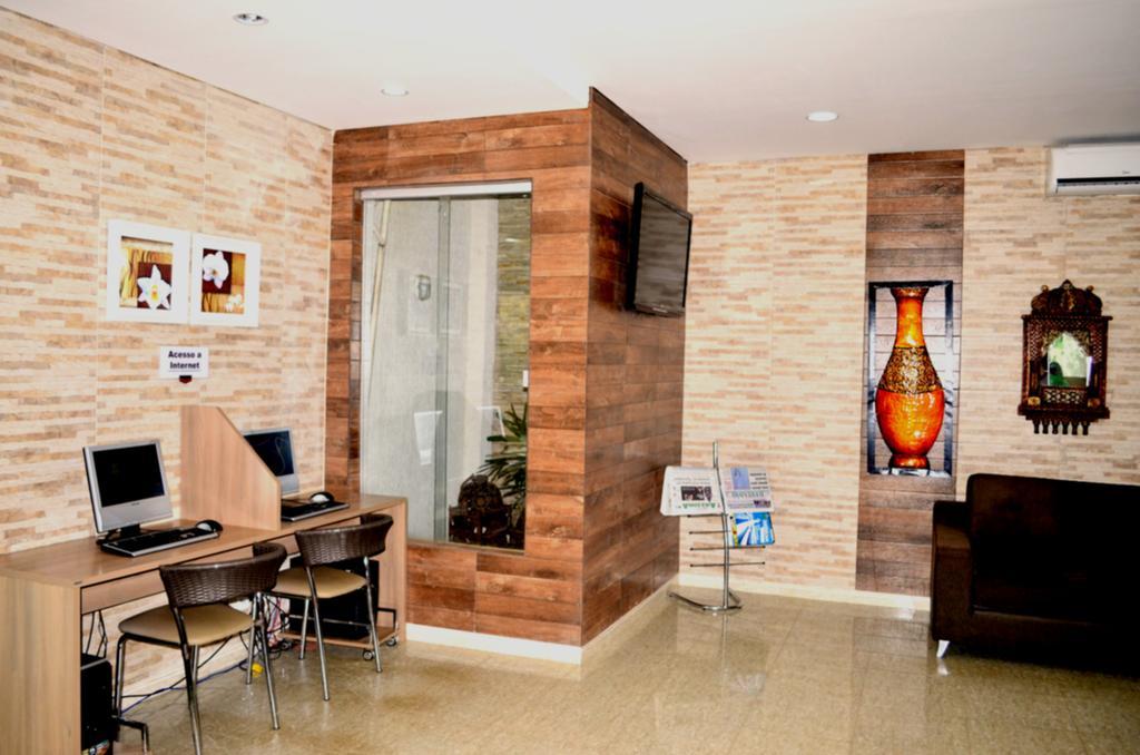 Larison Economy Hotel ปอร์โตเวโล ภายนอก รูปภาพ