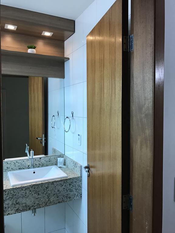 Larison Economy Hotel ปอร์โตเวโล ภายนอก รูปภาพ