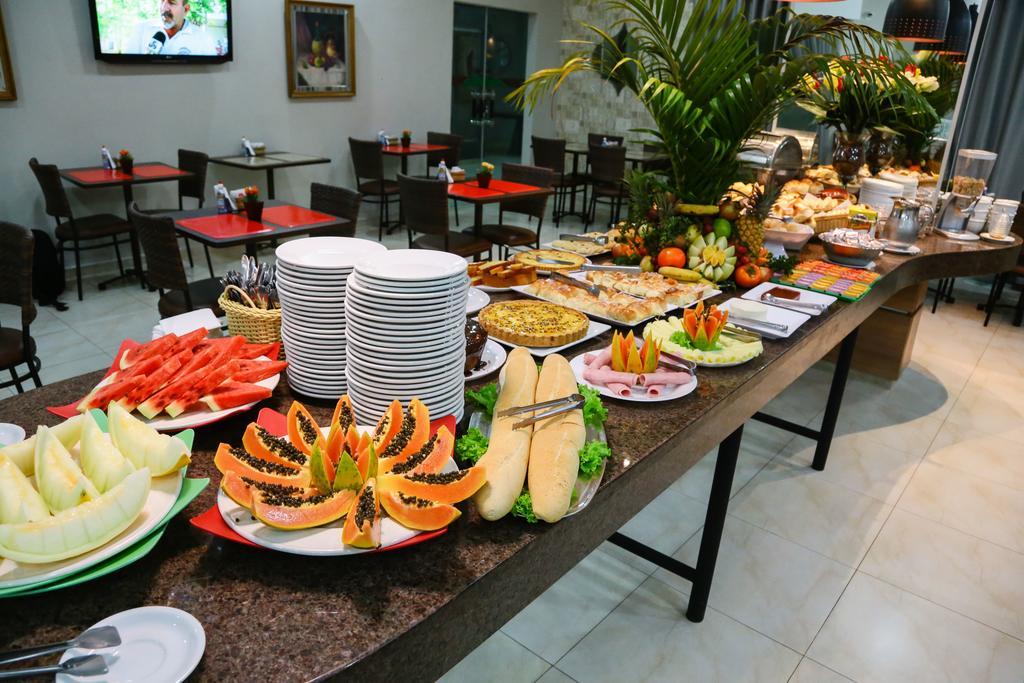 Larison Economy Hotel ปอร์โตเวโล ภายนอก รูปภาพ