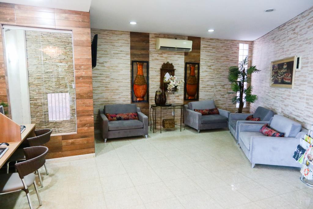 Larison Economy Hotel ปอร์โตเวโล ภายนอก รูปภาพ