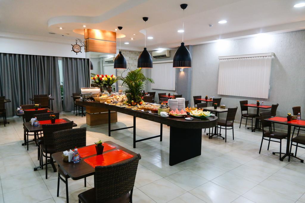 Larison Economy Hotel ปอร์โตเวโล ภายนอก รูปภาพ