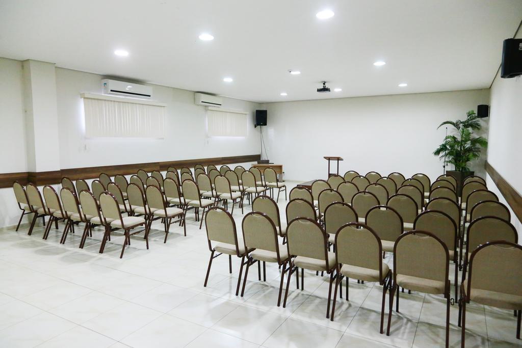 Larison Economy Hotel ปอร์โตเวโล ภายนอก รูปภาพ